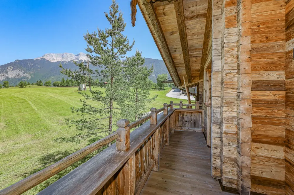 KITZIMMO-Zwei Luxuschalets mit Panoramablick in Top-Ruhelage kaufen - Immobilien Steinberg Tirol.
