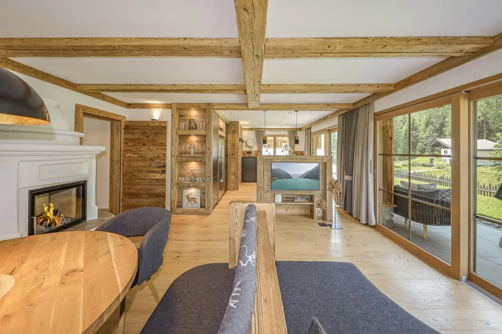 KITZIMMO-Zwei Luxuschalets mit Panoramablick in Top-Ruhelage kaufen - Immobilien Steinberg Tirol.