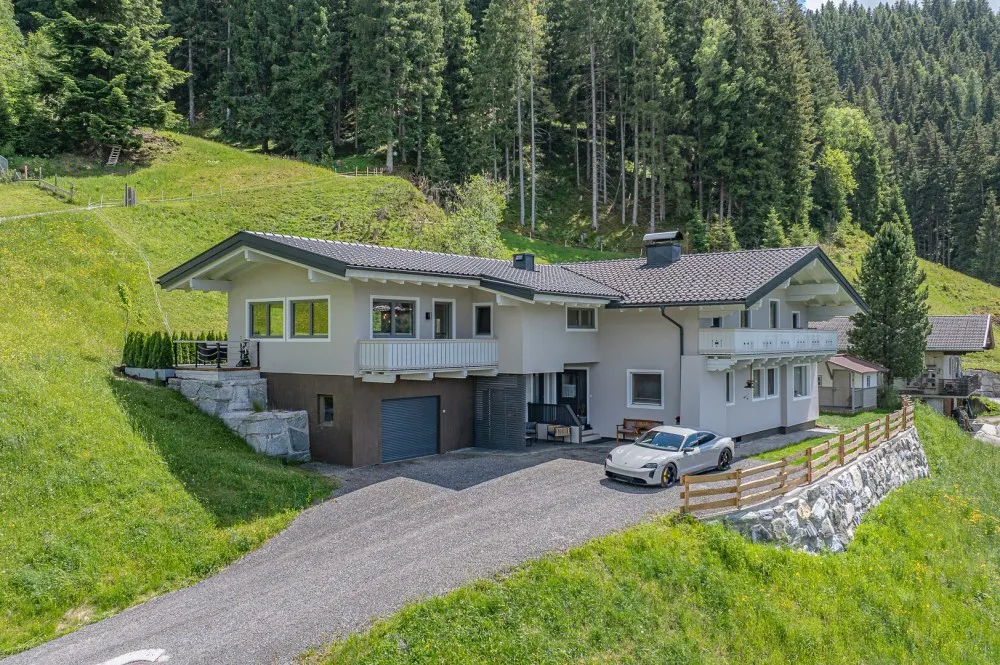 KITZIMMO-Hochwertiges Zweifamilienhaus in unverbaubarer Aussichtslage kaufen - Immobilien Hollersbach.