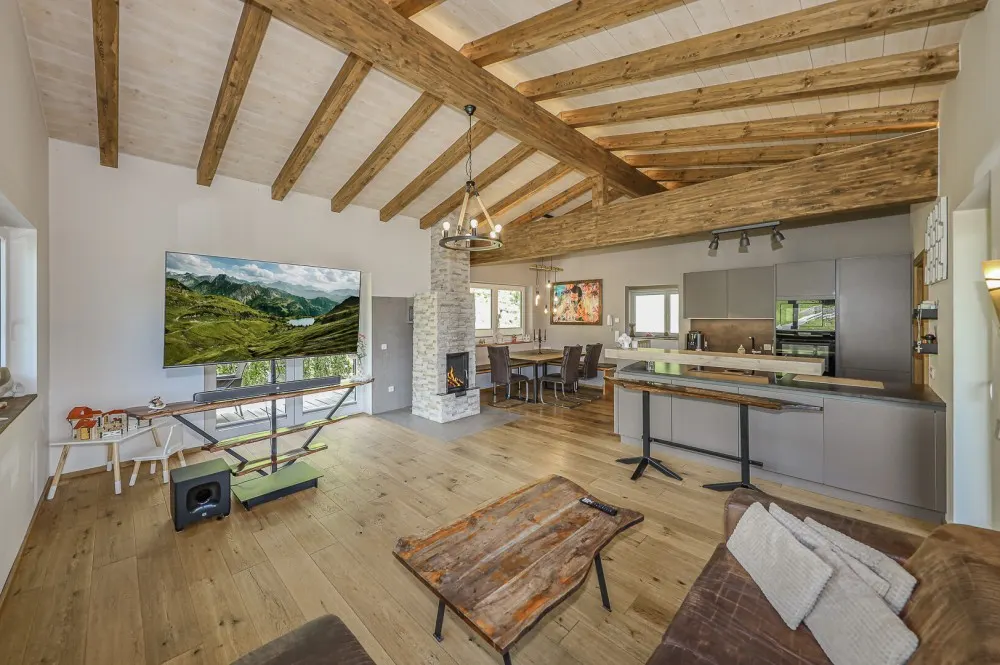 KITZIMMO-Hochwertiges Zweifamilienhaus in unverbaubarer Aussichtslage kaufen - Immobilien Hollersbach.