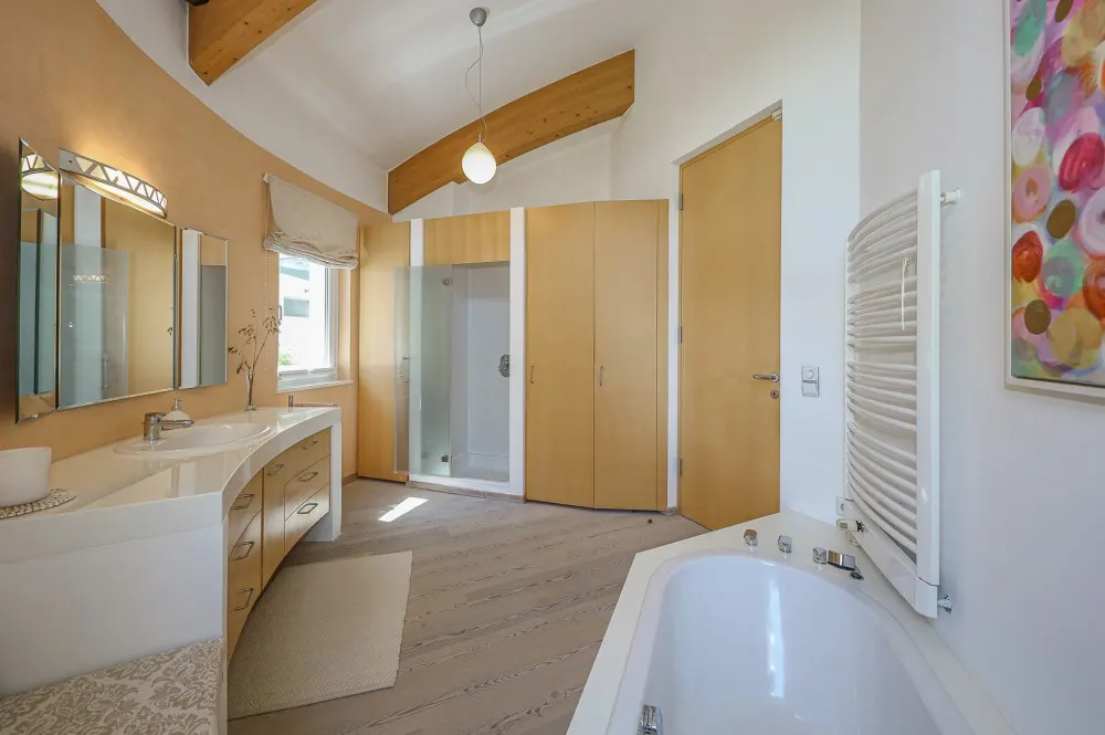 KITZIMMO-Exklusive Villa mit Pool am Traunsee kaufen - Immobilien Gmunden.