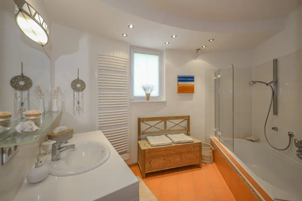 KITZIMMO-Exklusive Villa mit Pool am Traunsee kaufen - Immobilien Gmunden.