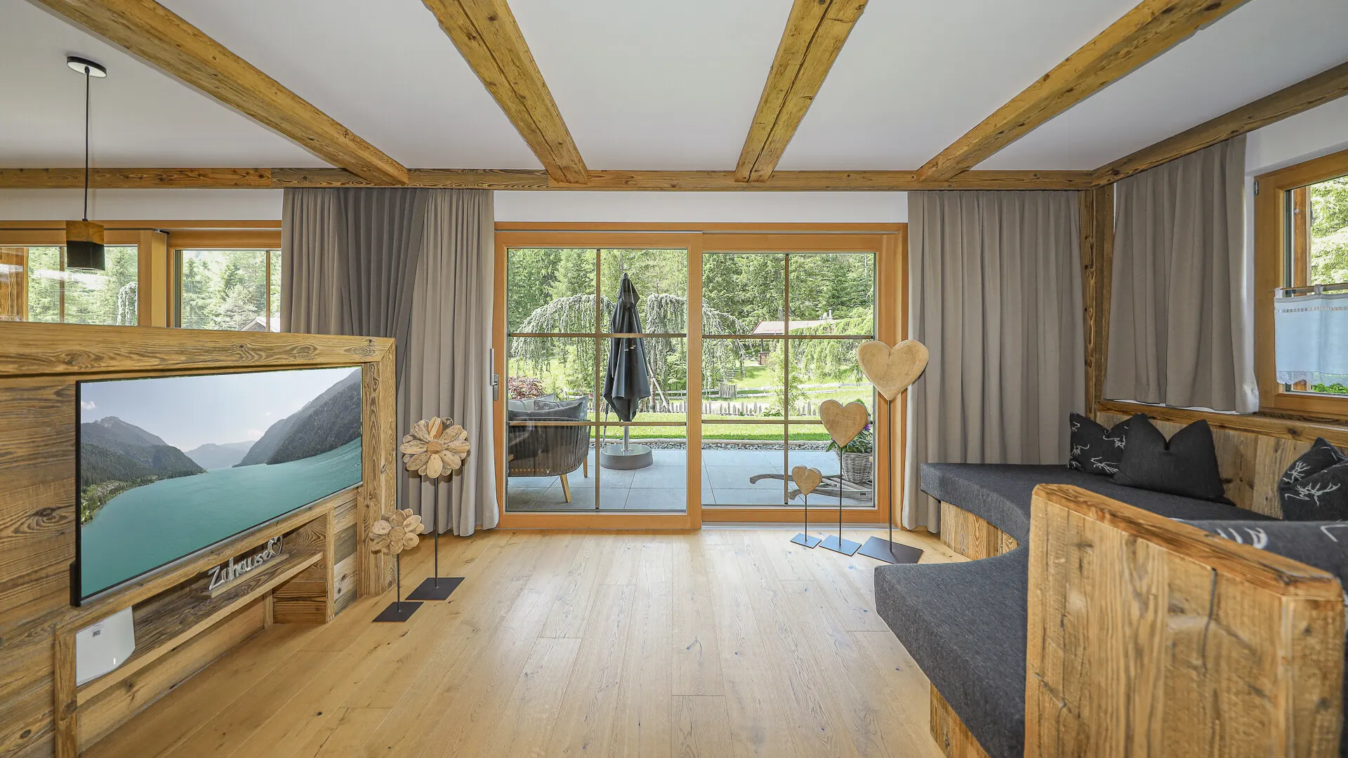 KITZIMMO-Zwei Luxuschalets mit Panoramablick in Top-Ruhelage kaufen - Immobilien Steinberg Tirol.