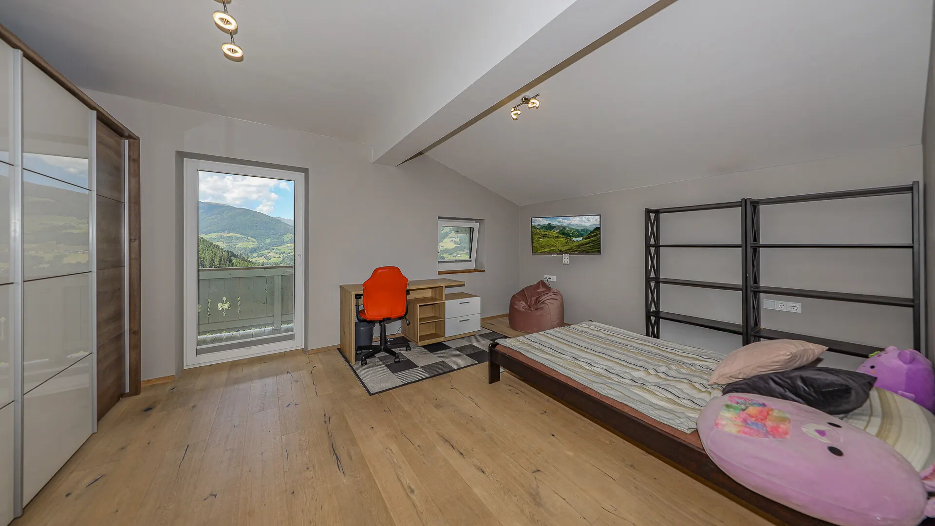 KITZIMMO-Hochwertiges Zweifamilienhaus in unverbaubarer Aussichtslage kaufen - Immobilien Hollersbach.