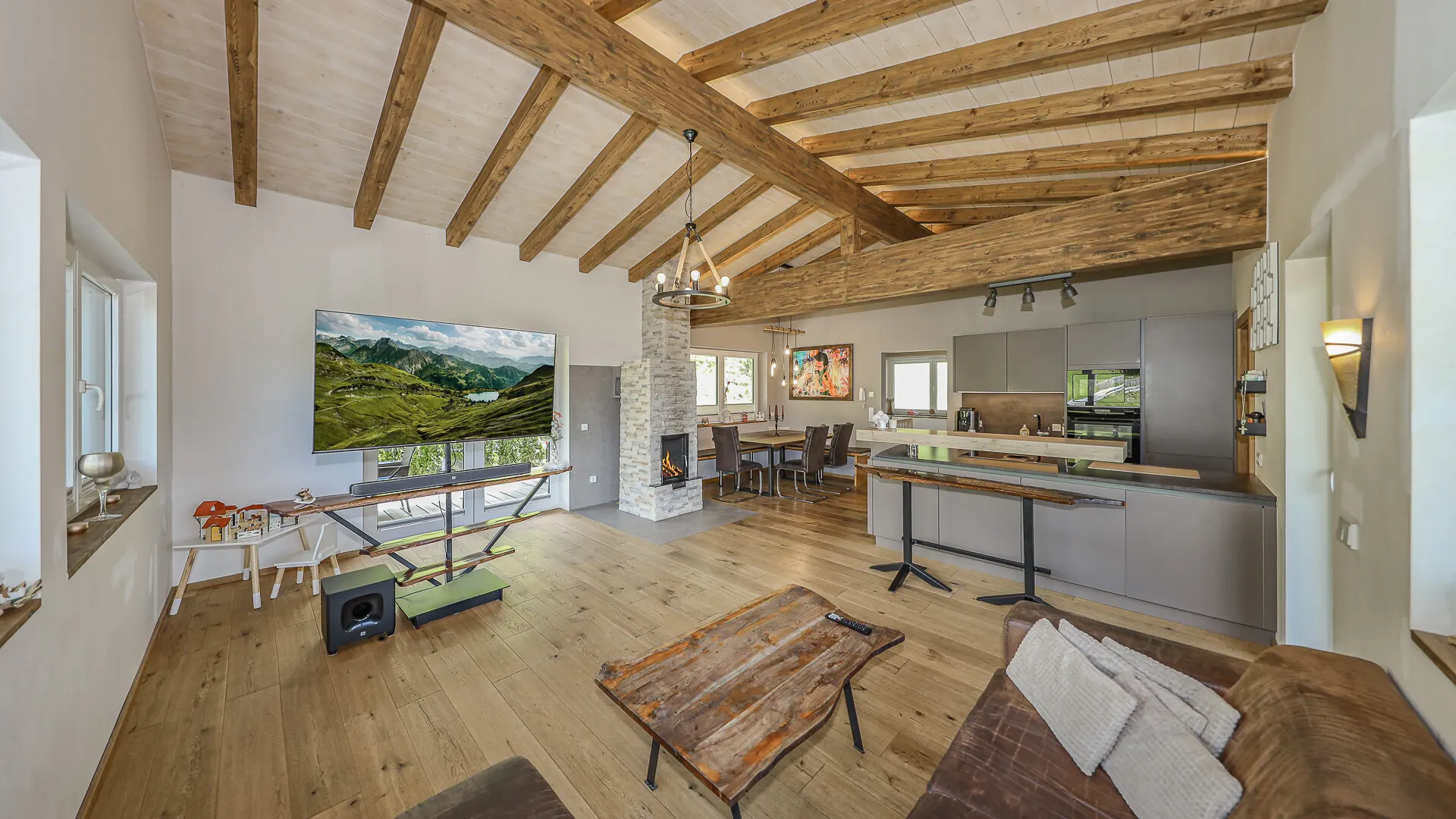 KITZIMMO-Hochwertiges Zweifamilienhaus in unverbaubarer Aussichtslage kaufen - Immobilien Hollersbach.