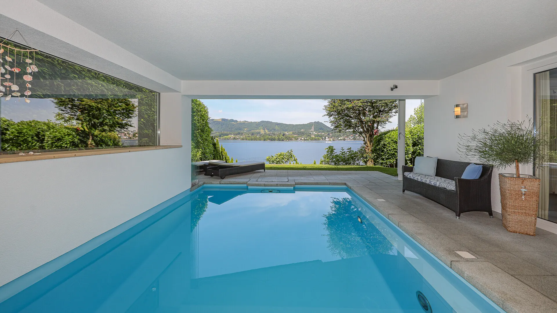 KITZIMMO-Exklusive Villa mit Pool am Traunsee kaufen - Immobilien Gmunden.