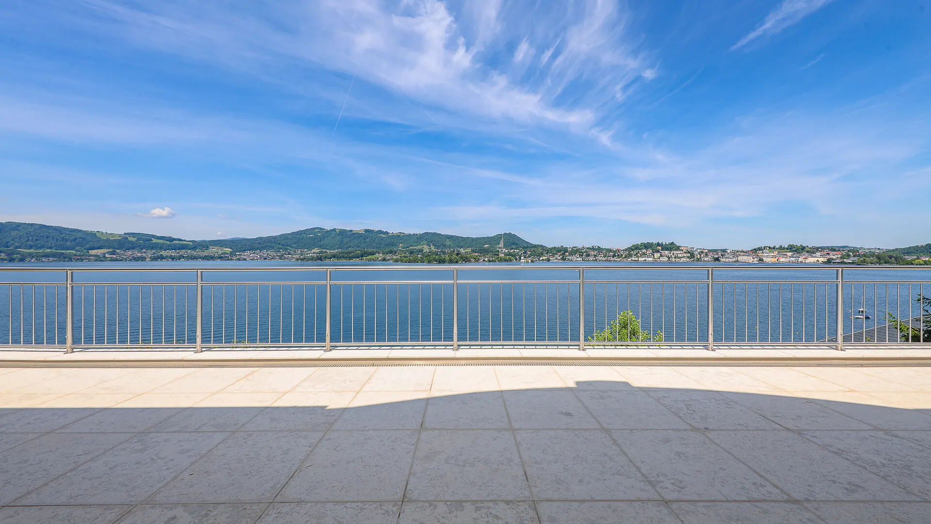 KITZIMMO-Exklusive Villa mit Pool am Traunsee kaufen - Immobilien Gmunden.
