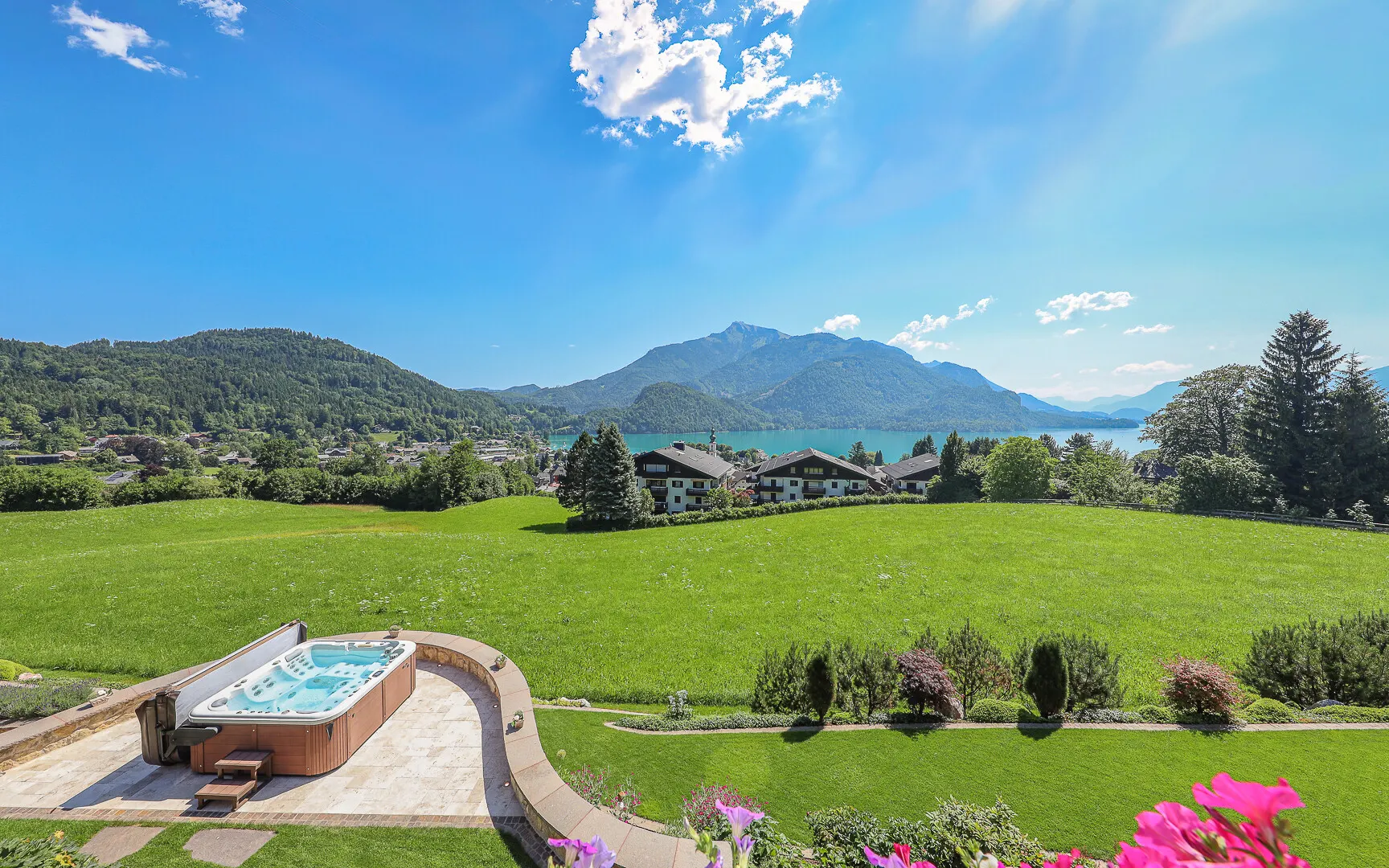 KITZIMMO-Einzigartige Landhausvilla mit Pool und unverbaubarem Seeblick - Immobilien St. Gilgen.