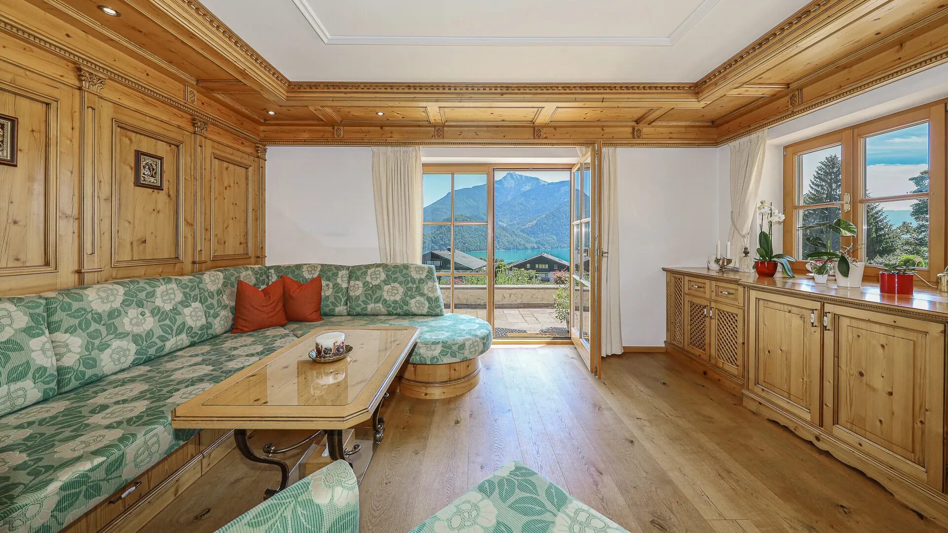 KITZIMMO-Einzigartige Landhausvilla mit Pool und unverbaubarem Seeblick - Immobilien St. Gilgen.